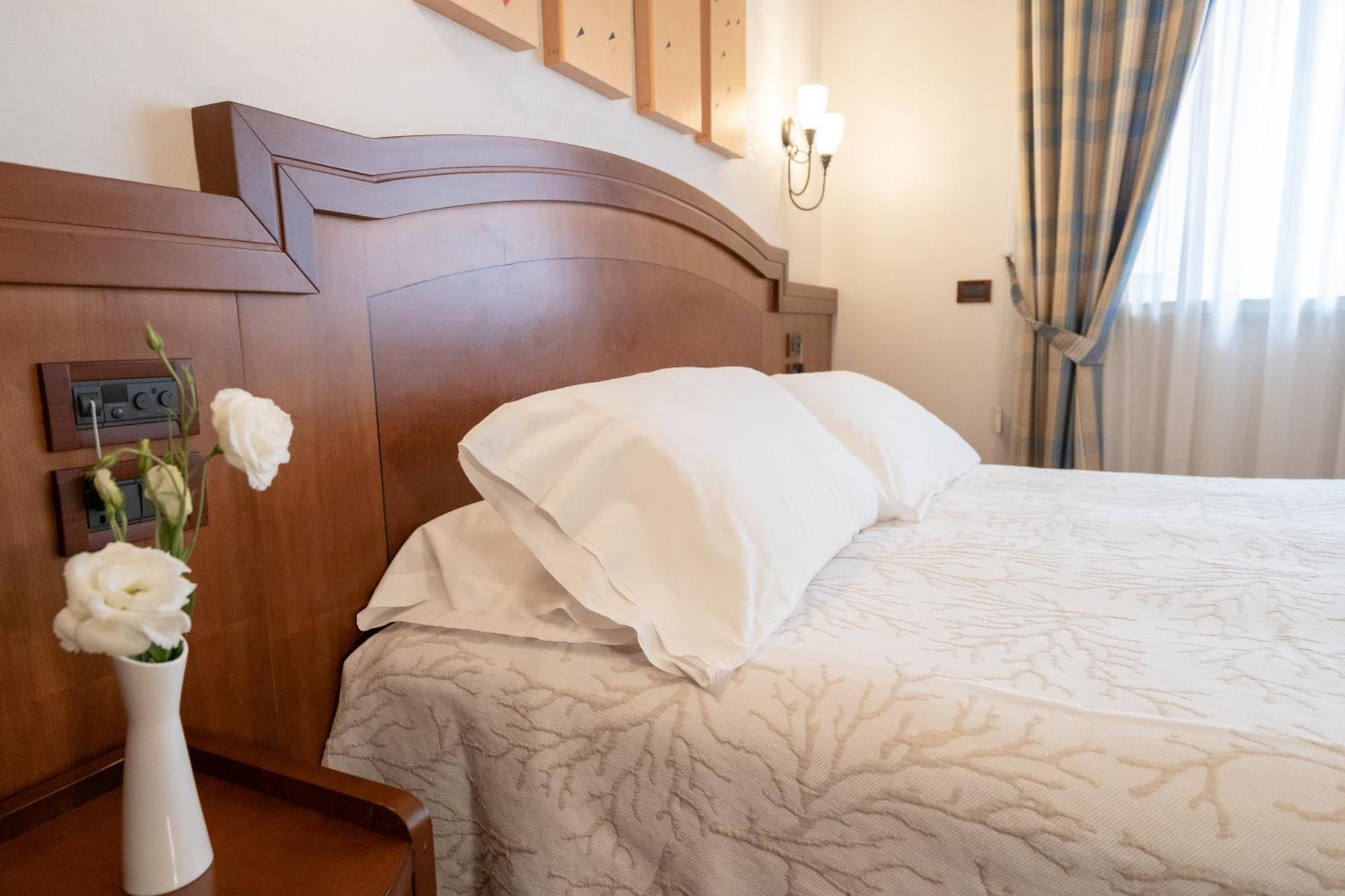 Art Hotel Santa Lucia Termoli Buitenkant foto