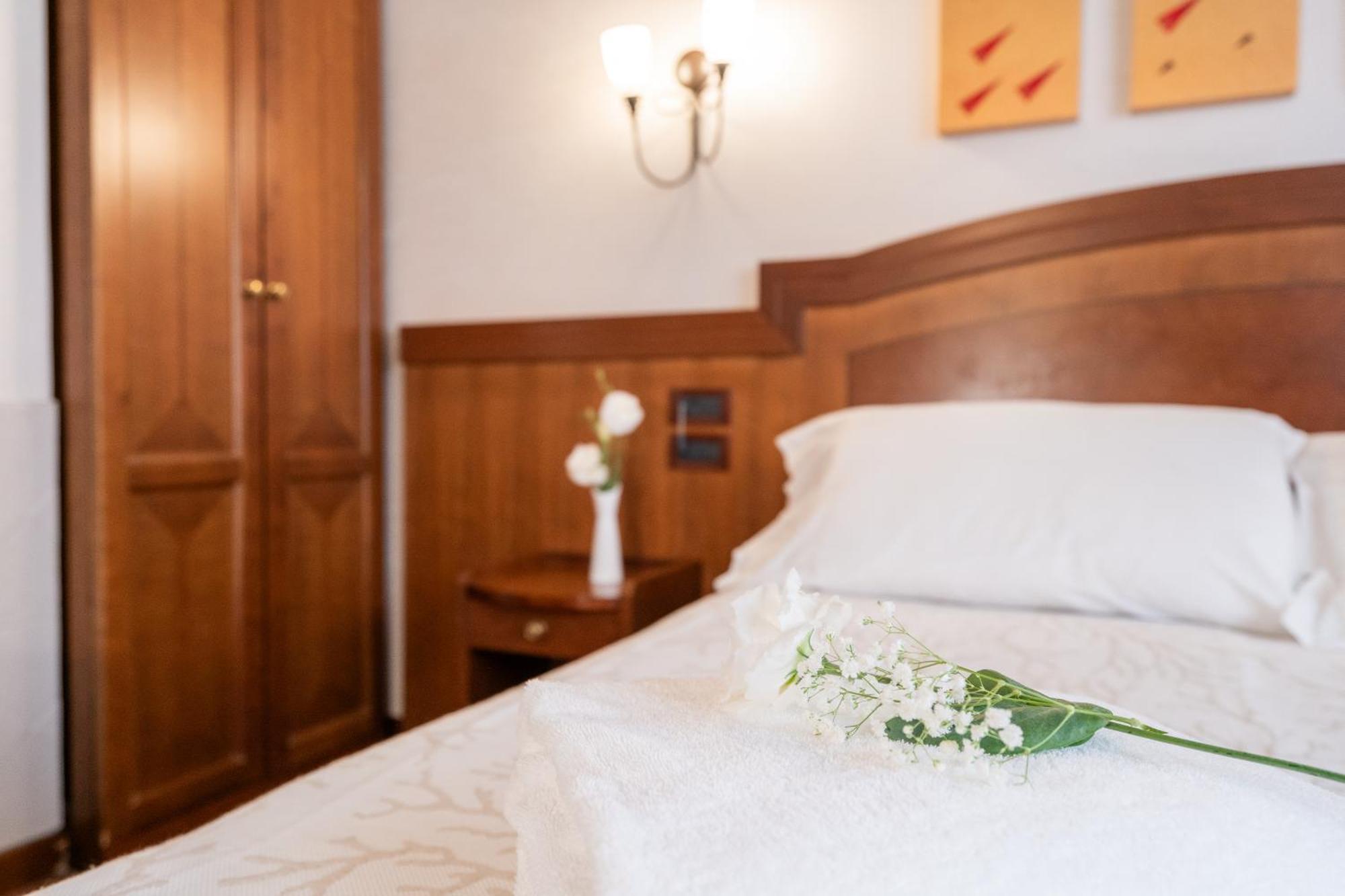 Art Hotel Santa Lucia Termoli Buitenkant foto