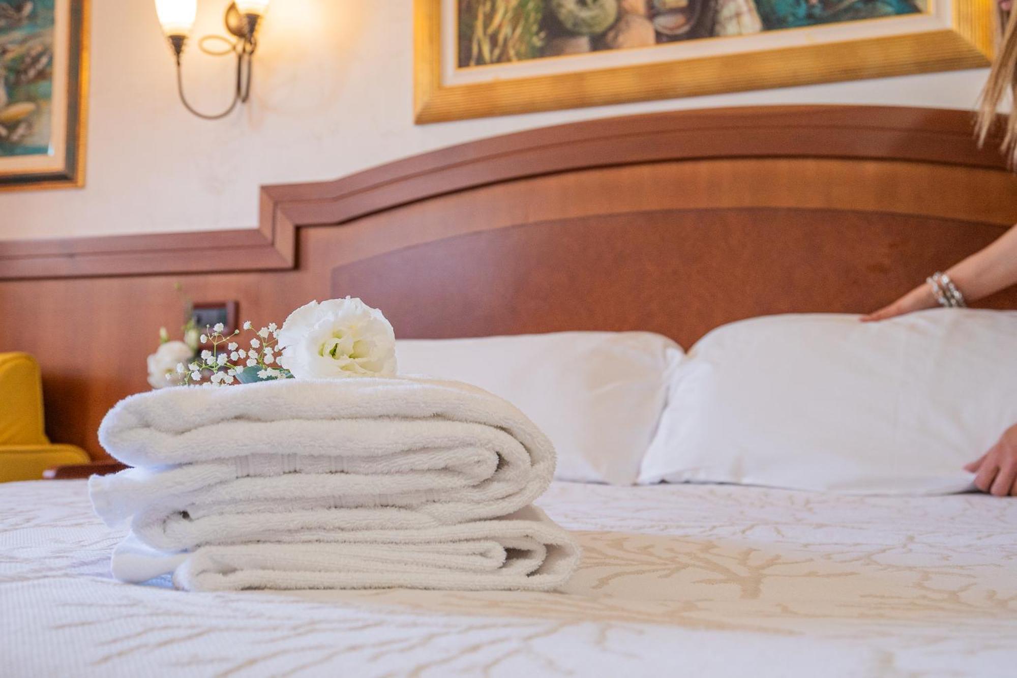 Art Hotel Santa Lucia Termoli Buitenkant foto
