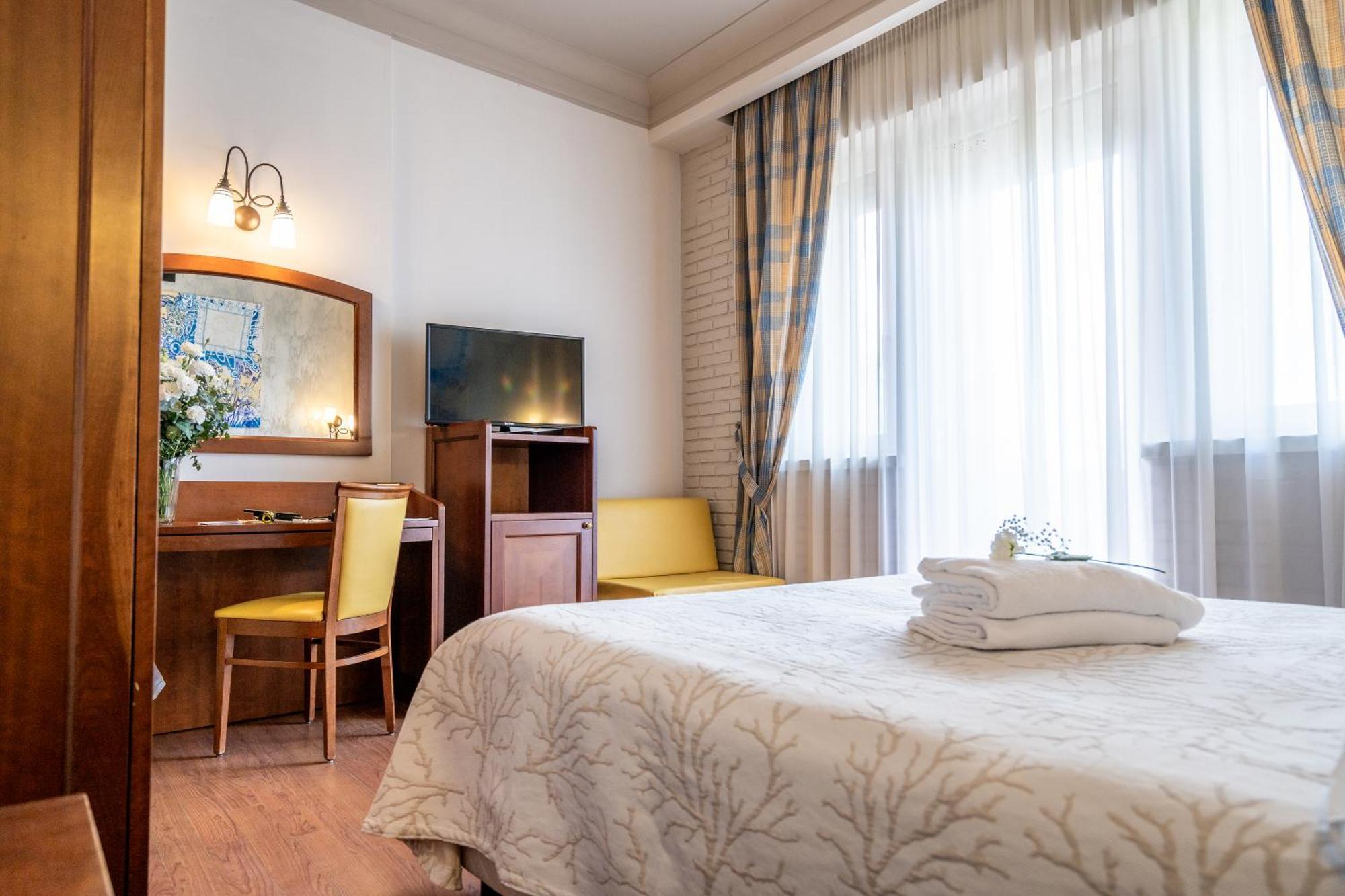 Art Hotel Santa Lucia Termoli Buitenkant foto