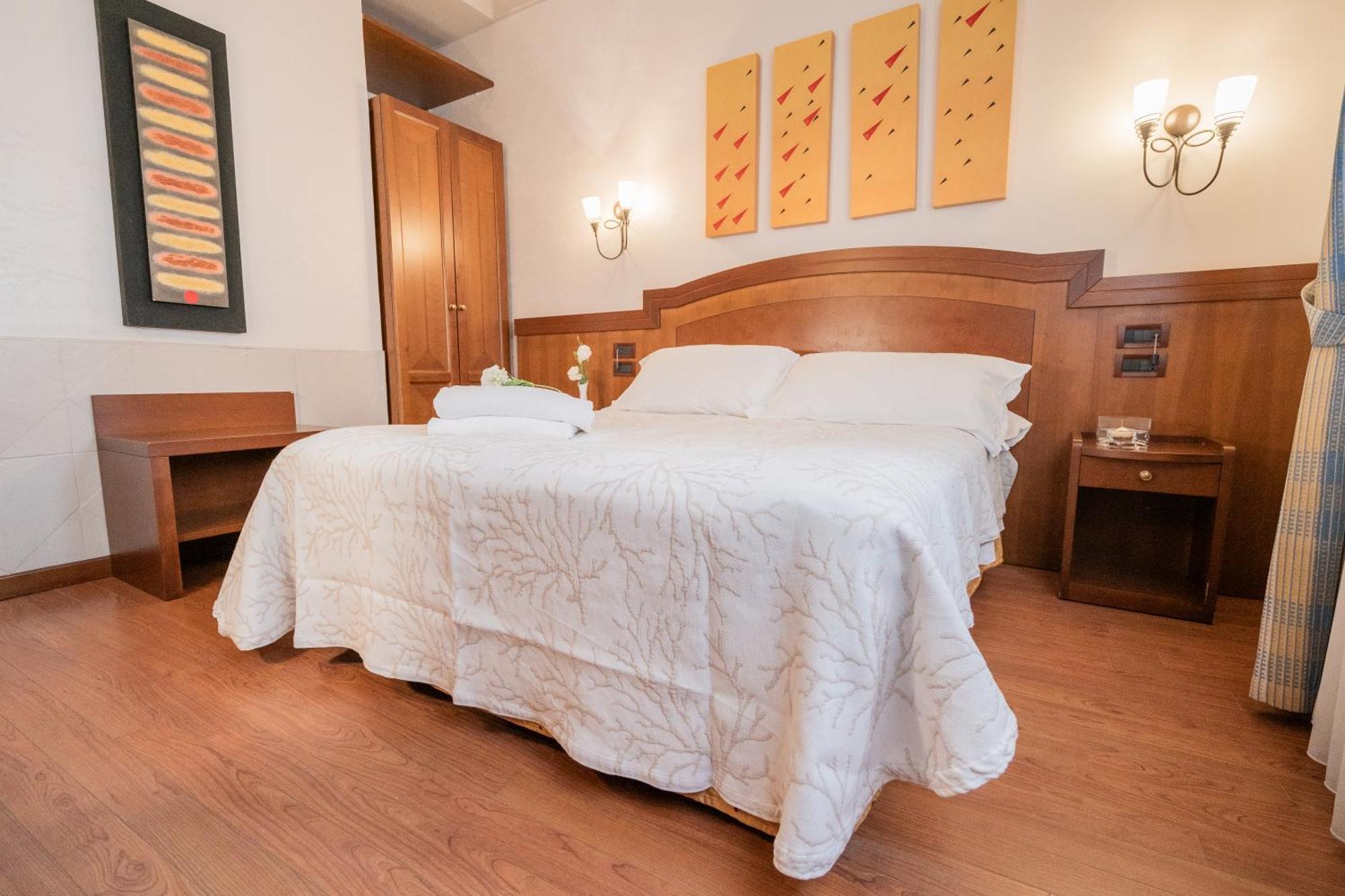 Art Hotel Santa Lucia Termoli Buitenkant foto