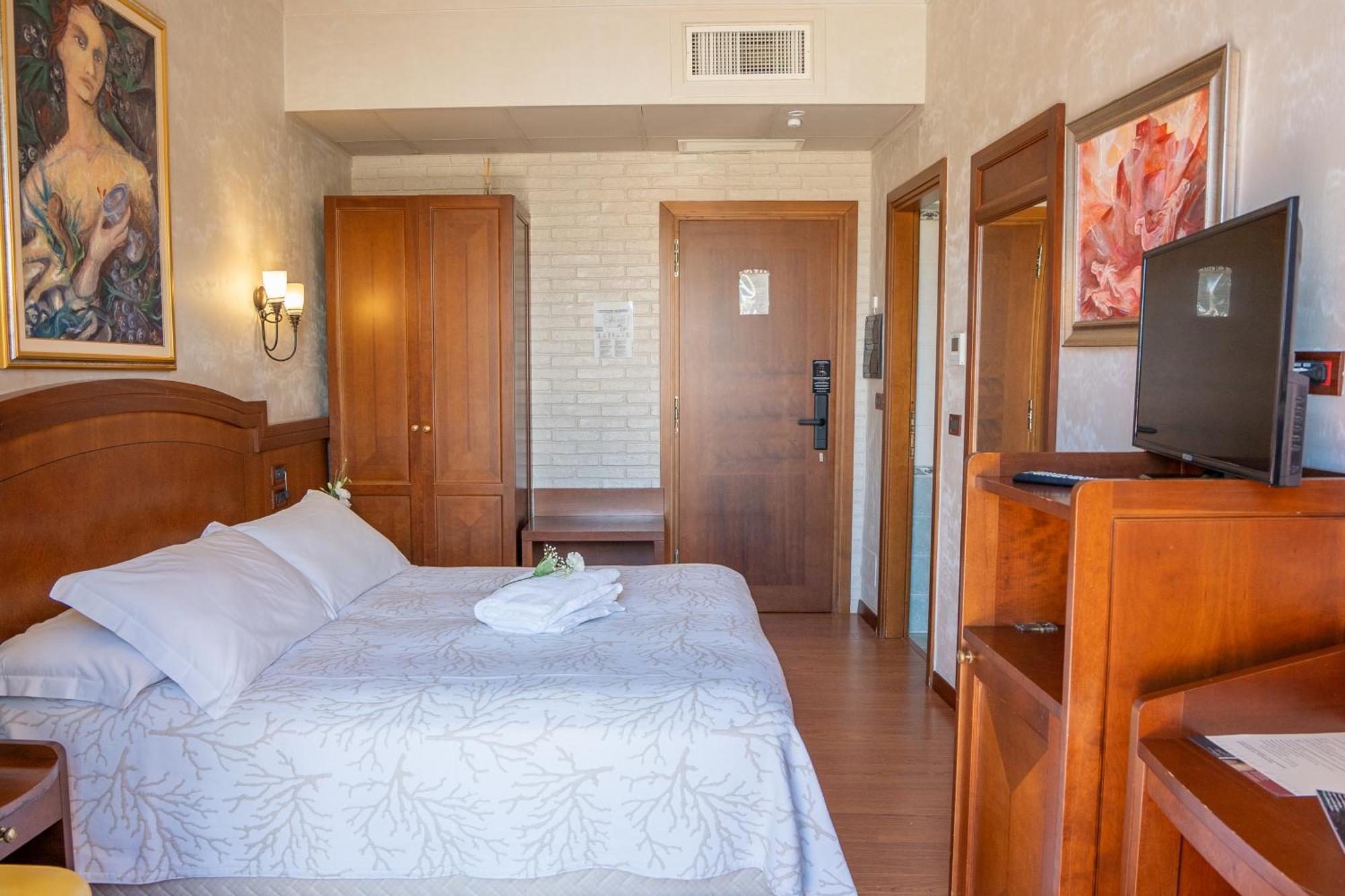 Art Hotel Santa Lucia Termoli Buitenkant foto