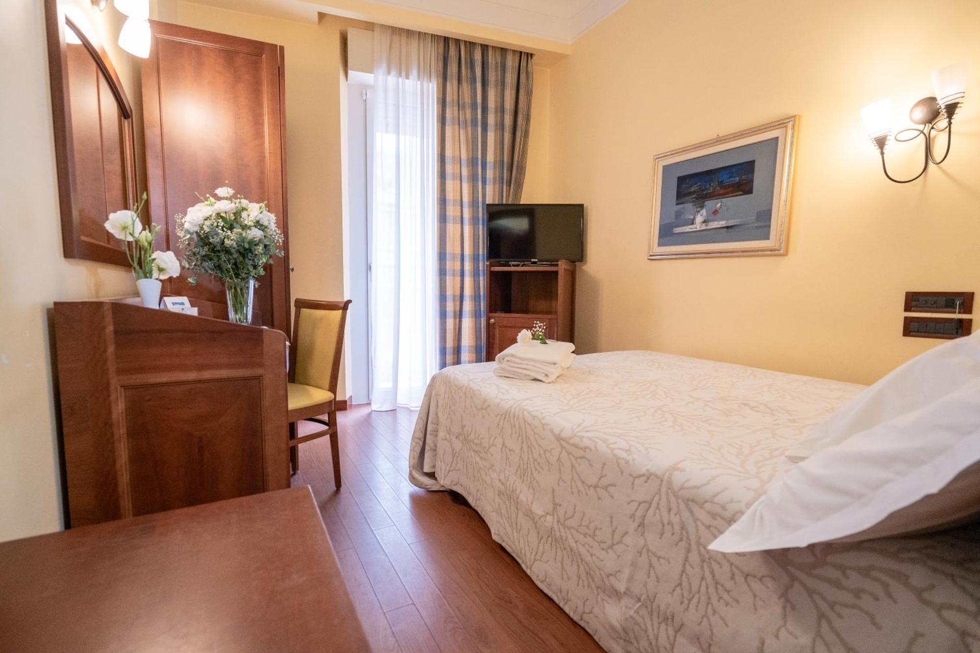 Art Hotel Santa Lucia Termoli Buitenkant foto