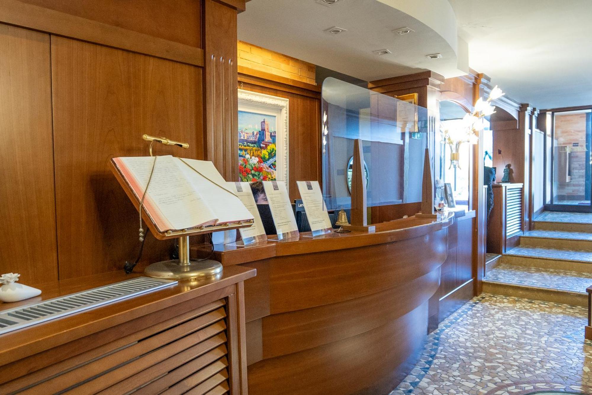 Art Hotel Santa Lucia Termoli Buitenkant foto